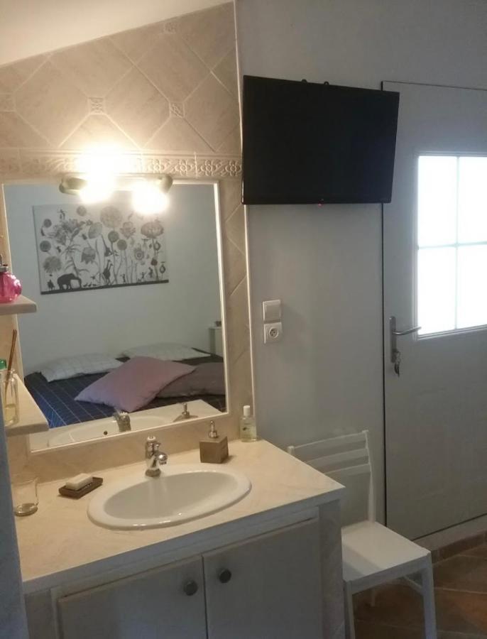 Une Chambre En Ville L'Isle-sur-la-Sorgue Ngoại thất bức ảnh